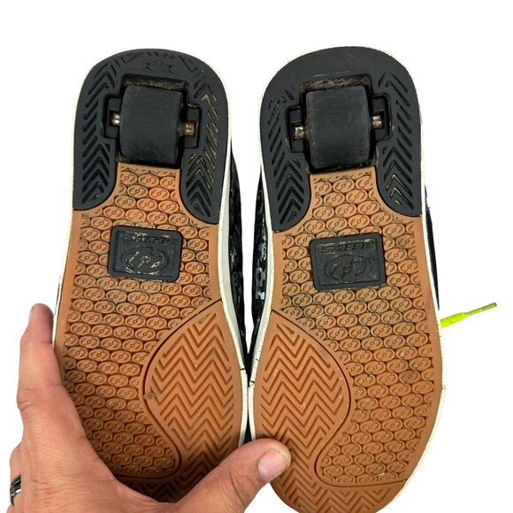 Heelys Youth Size 5 Shoes With Wheels - Skull & Camo Pattern Black/Blue Trim - Picture 4 of 9